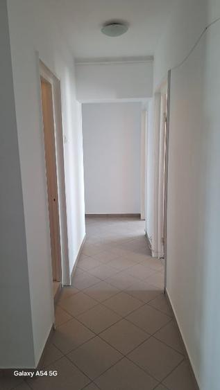 Vând apartament patru camere decomandate. - 11