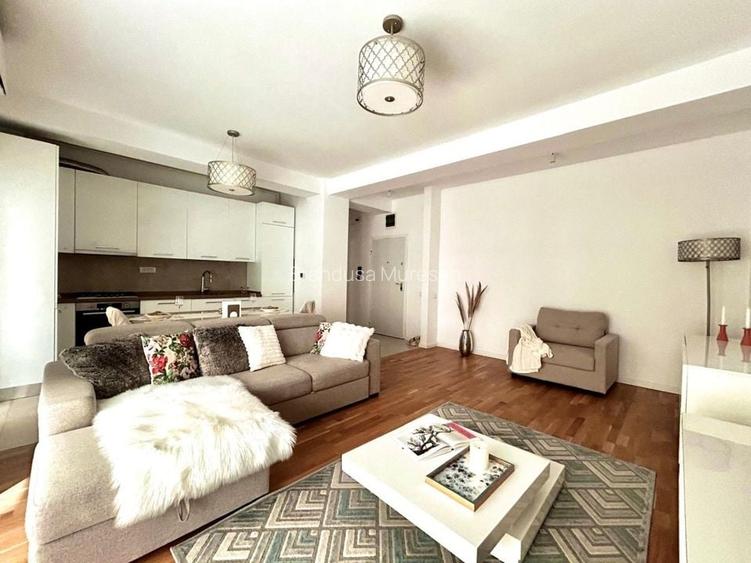 Apartament modern, ultrafinisat, cu 2 camere si balcon, in zona 13 Septembrie!