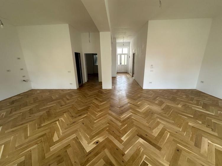 Apartament renovat în clădire istorică - are garaj - 8