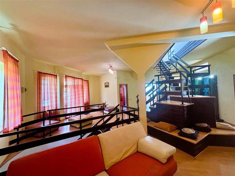 Vila Impunatoare cu Piscina pentru Familie sau Investitie Turistica - 27