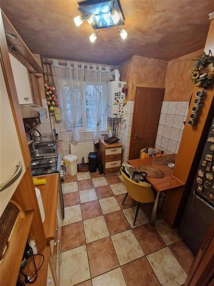 Decomandat 4 camere etaj 1 Circumvalatiunii/Iulius Town - 1