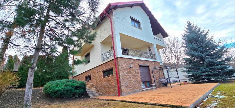 VILA impresionanta 285 mp, 6 camere, langa Pleiada - BUCIUM, 3000 mp teren - 2