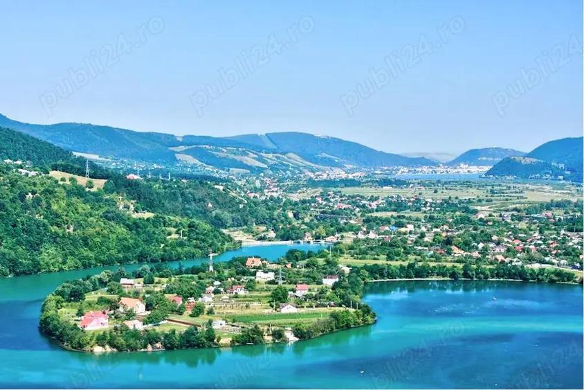 Teren 8040 Mp.La Drumul Na?ional deschidere 71 M. liniari com.Alexandru Cel Bun. - 1