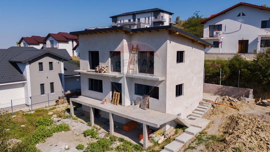 VIlă la Cheie de vânzare, 5 camere,  în Iași zona Mănăstirea Bucium - 8