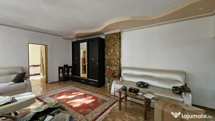 Casă cu 5 camere cu Teren 267 Mp în Pieptănari