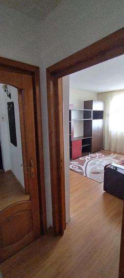 Garsoniera Mara?ei etaj 2 in bloc cu apartamente - 5