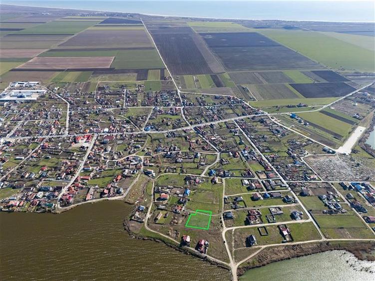 Teren Intravilan 2380 mp Langa Lac, Corbu - 32