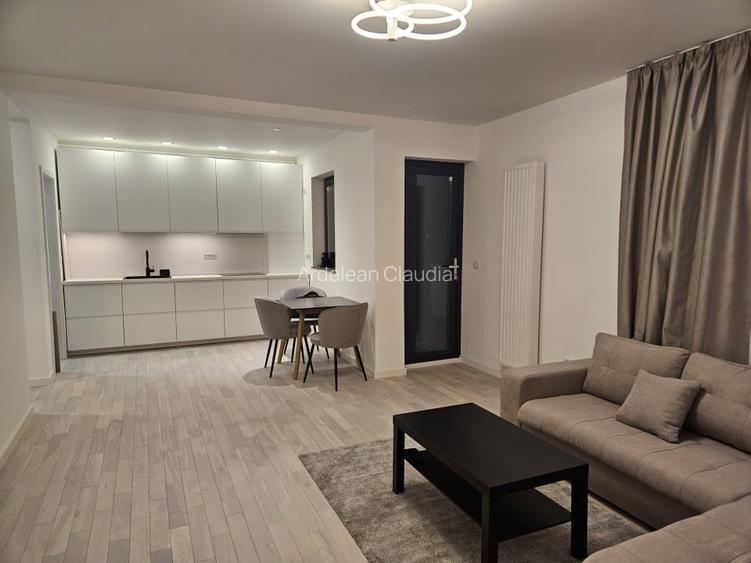 Apartament cu 3 camere decomandat în Dumbrăvița