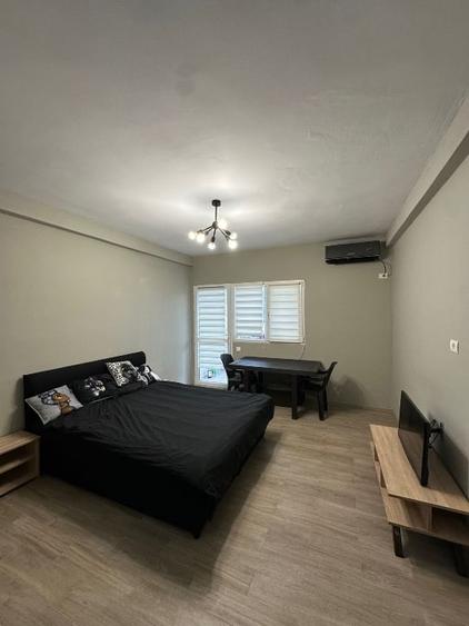 Vand Spatiu comercial + garsoniera - 1