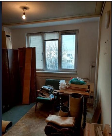 Ozana,Metrou 1 DECEMBRIE 1918,bl. reabilitat,balcon,necesita renovare - 2