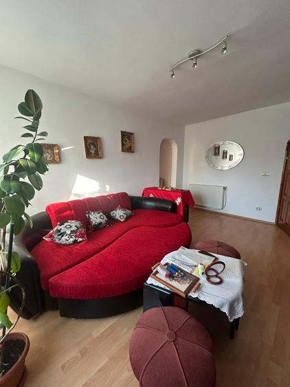 Apartament 3 camere -Zona Sud  - etaj 4/4 - 68 mp - 1