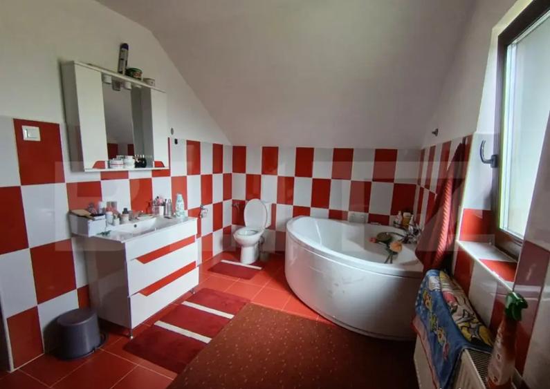 Casa de vanzare, cu 4 camere, 300 mp, zona exterior sud - 3