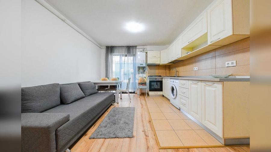 Apartament cu 3 camere semidecomandat în Între Lacuri