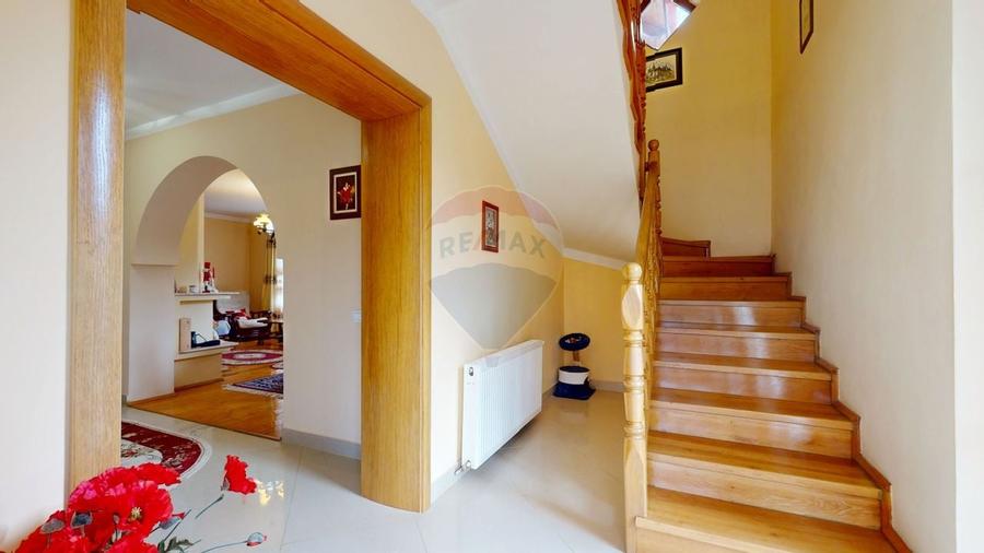 Casă de vânzare Bran Sohodol teren  intravilan 10.331 mp două locuințe - 8