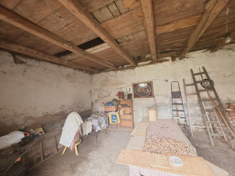 Vand casa saseasca 4 camere cu teren generos 1900mp - 14