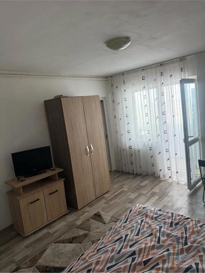 Inchiriez garsoniera 180lei pe zi - 2