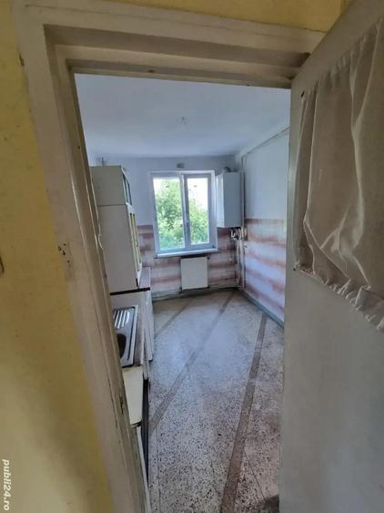 A 37 Liceul sanitar ,Apartament 3 camere confort 1 etaj 2, 67000euro - 4