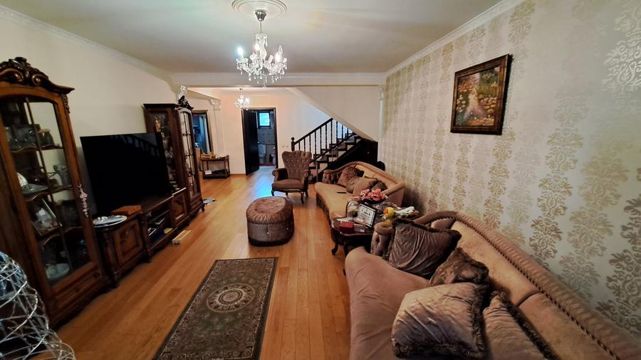 VILA INDIVIDUALA SUPERBA - CU TEREN GENEROS - AMPLASAMENT IDEAL - 25