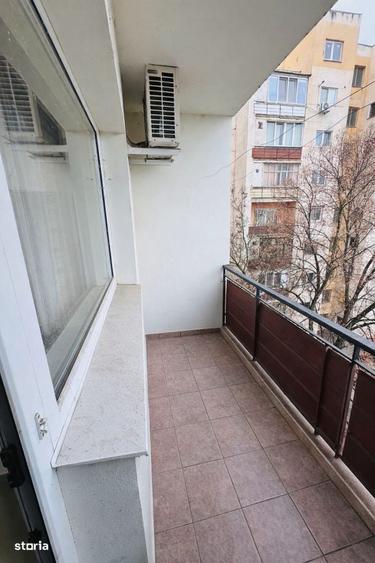 Apartament cu 3 camere semidecomandat în Malul Mureșului