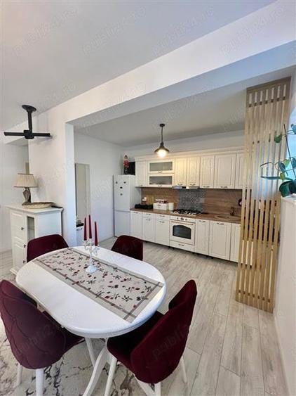 Apartament cu 3 camere decomandat în Aeroport