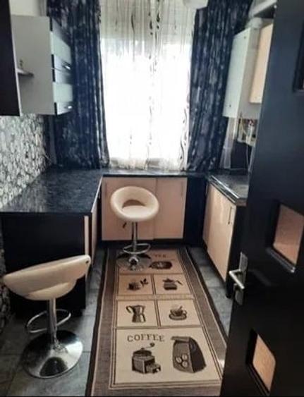 Apartament de 3 camere, semidecomandat, etaj 1/4, zona Podu Ros - 4