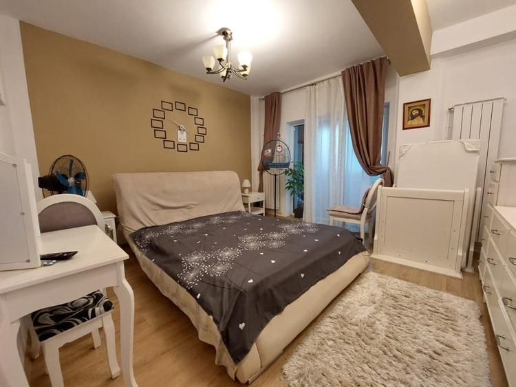 3 CAMERE  |  COMPOZITORI  | CONSTANTA - 4