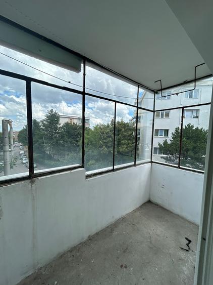 Apartament de vânzare, 4 camere, decomandat, 80 mp, etaj 2/4 Zorilor Rapsodiei - 22