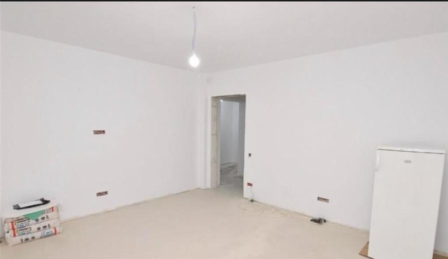 Apartament 3 camerele, Parter,cu balcon pe Viorele/Tineretului - 4
