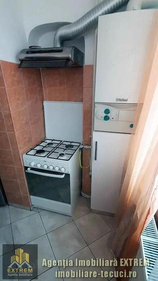 Apartament cu 3 camere, 56mp, etajul 3, in zona CEC din Tecuci - 2