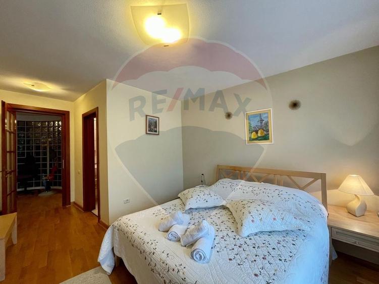 Apartament cu 3 camere de vânzare în zona Schei - 9