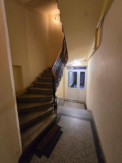 Apartament cu 4 camere semidecomandat în Armeneasca