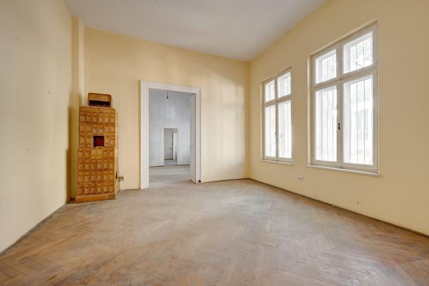 NOU pe Piata! Zona Armeneasca, str. Licurg nr.4. Casa-Vila, 7 camere.Teren 475mp - 7