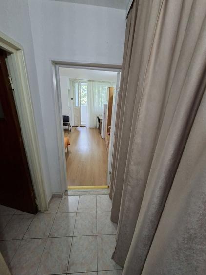 Vand garsoniera et 5 din 10, la pta Gorjului, la 5m de statia de metrou - 8