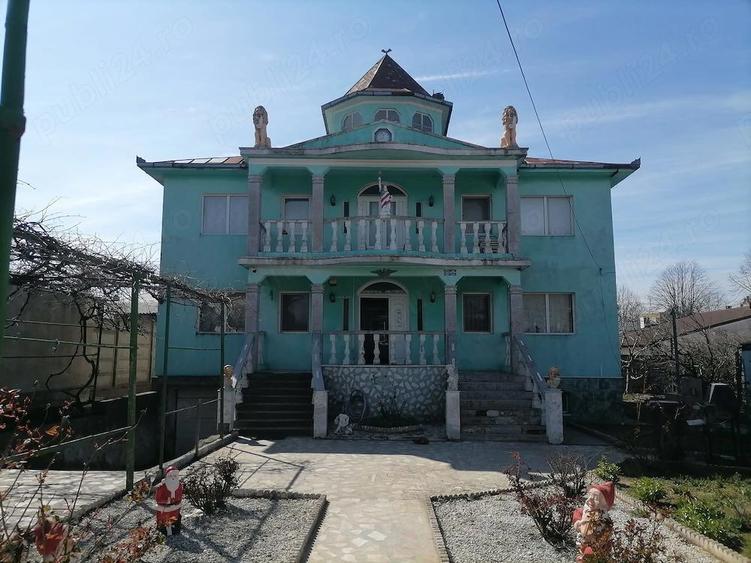 Vila S+P+1, cu teren generos, 11 camere, situata central in Eforie Sud, ideal pensiune - 5