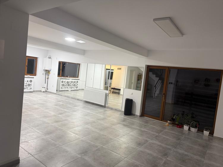 Casa de inchiriat in Green City 1 Decembrie - 1