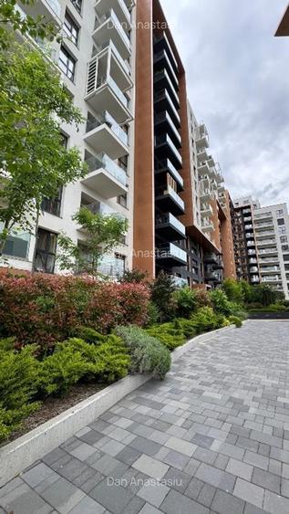 Apartament cu 2 camere decomandat în P-ta Presei Libere