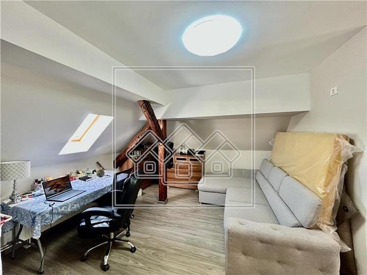 Casa individuala de vanzare in Sibiu, 373mp teren, 8 camere, zona buna - 22