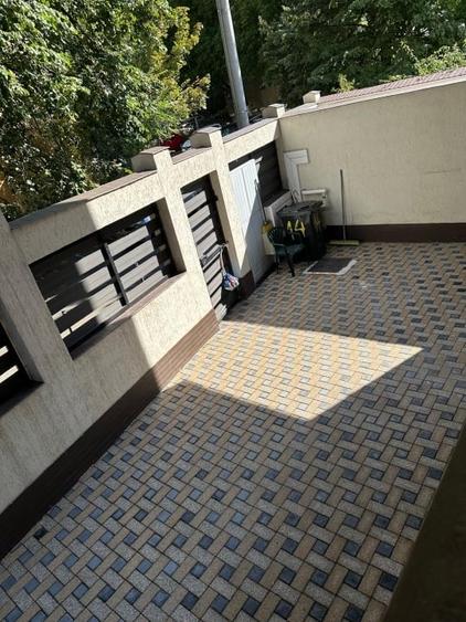 Apartament 4 Camere Pe 3 Niveluri+Curte 40 mp2 , Metrou Crangasi , Particular - 2