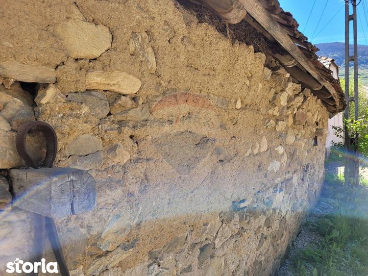 Casa din piatra la poalele Bedeleului Izvoarele, Alba - 12