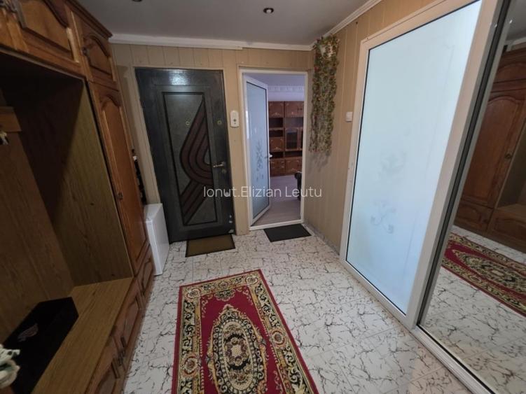 Apartament 2 camere Navodari mobilat+parcare primarie.