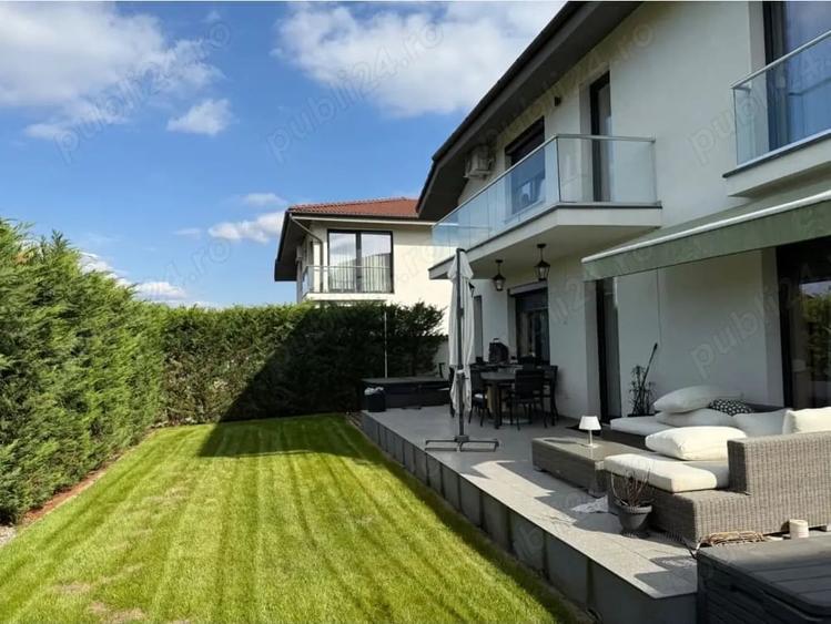 Casă cu Teren 450 Mp în Est