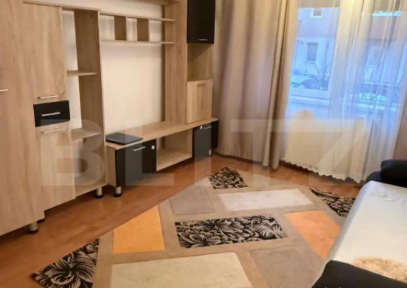 Apartament 3 camere, decomandat, mobilat, utilat, parcare si - 1