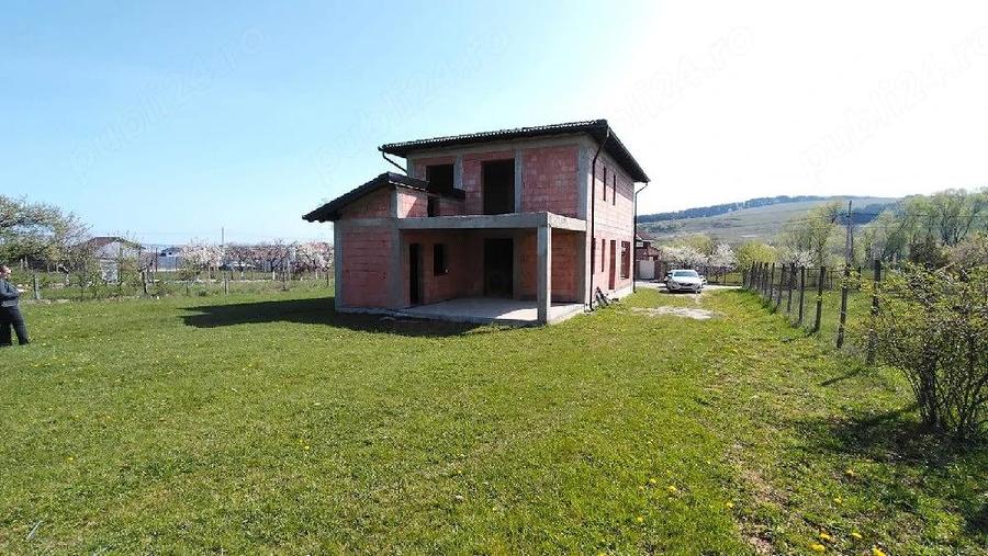 Casa la ro?u de vanzare - 4
