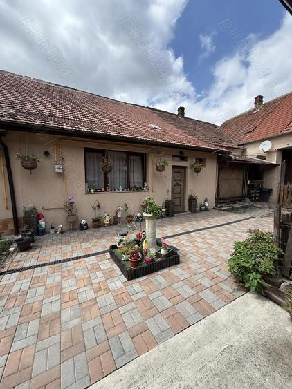 Casa la curte comuna cu 2 camere - 4