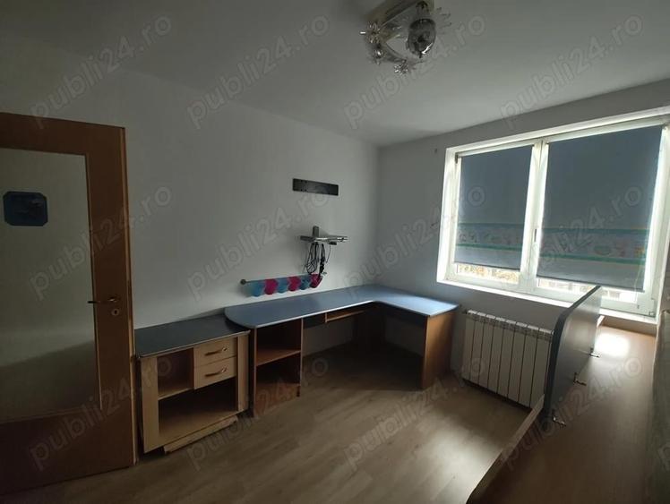 Apartament cu 3 camere decomandat în Rogerius