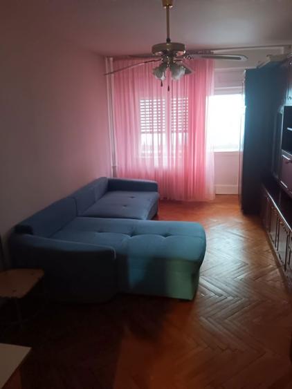 Inchiriez apartament 3 camere - 3