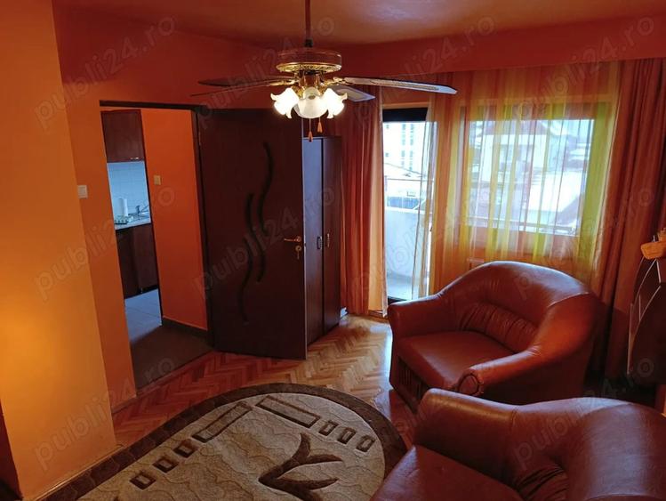 Garsoniera spa?ioasa de 32,83 mp, situata la etajul 4 IN sta?iunea Geoagiu-Ba - 2