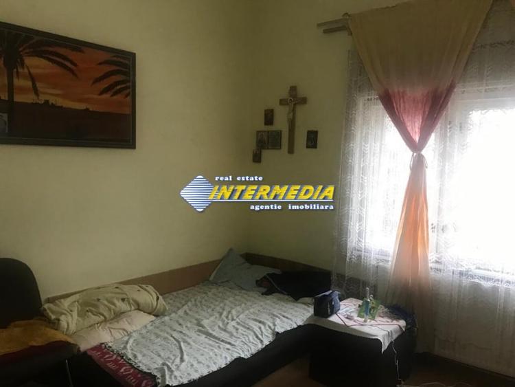 Casa de vanzare cu 3 camere in Alba Iulia zona Centru - 4