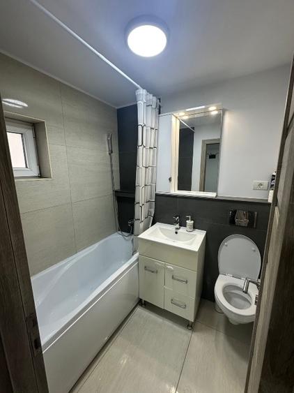 Apartament decomandat, 2 camere și balcon închis, etaj 4  zona Dâmbovița - 6