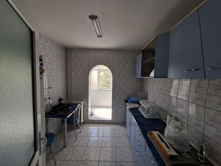 Apartament 2 camere et. 1 Carol Davila decomandat, conf. 1, Proprietar - 2